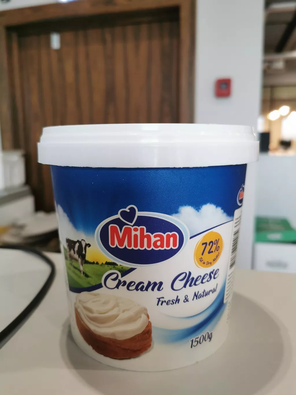 фотография продукта Сыр мягкий "крем чиз" 72% иран, 1,5 кг